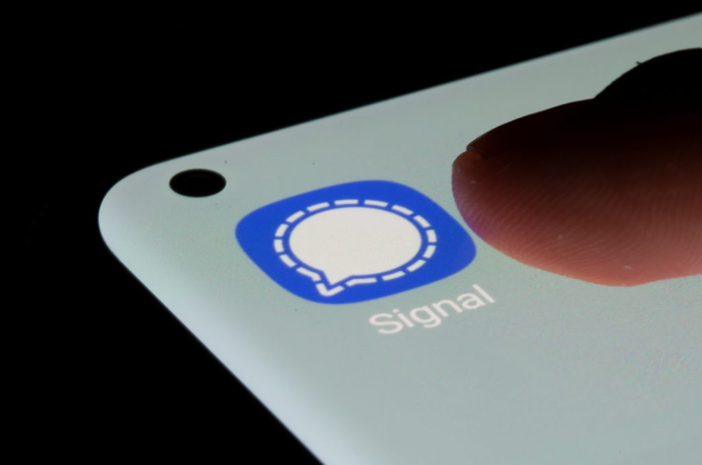 隐私对决：Signal中文 vs. Telegram —— 哪个更能保护你的隐私？